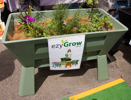 ezi-grow Suitable for balcony and courtyard, now there need be no procrastination about growng a few lettuce an tomatoes at home.