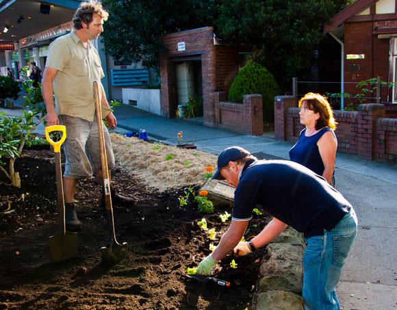 Barrett-House-footpath-garden-construction-day-2_-29-March-2012-68