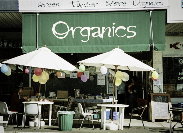 As organic foods grew in popularity from the late 1960s they required an effective distribution system. Seizing the opportunity were numerous small retail businesses specialising in organic fresh food and groceries.
